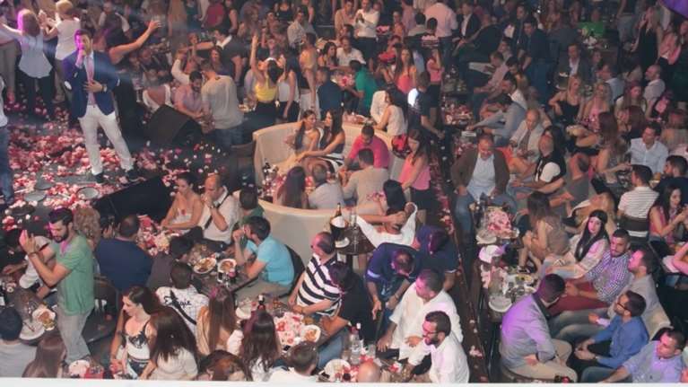 Ωράριο μαγαζιών στη μουσική - Αλησμόνητες εποχές Παπαθεμελή (βίντεο)