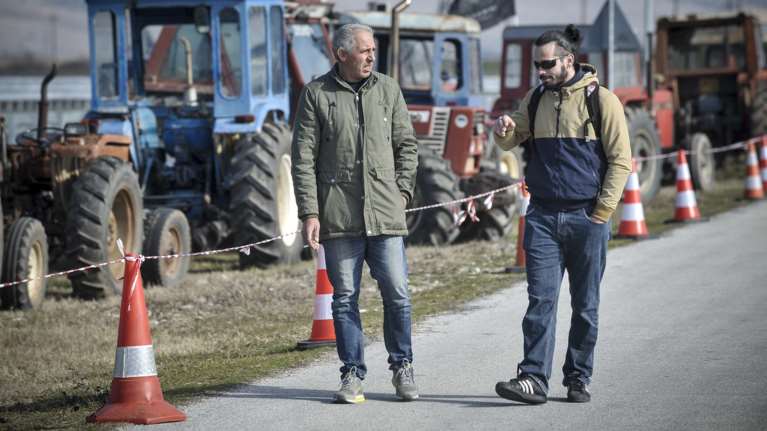 Αγρότες από Πρέβεζα και Αρτα έστησαν μπλόκο στην Ιονία Οδό