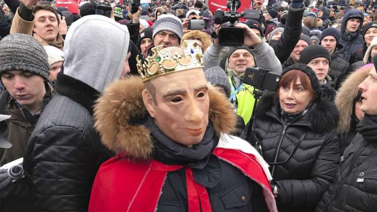 Xιλιάδες Ρώσοι διαδήλωσαν κατά του Πούτιν-Εγιναν 243 συλλήψεις