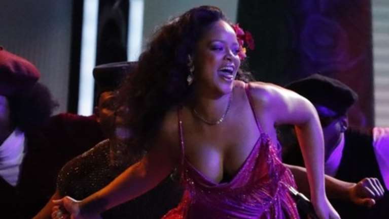 Ριάνα, Μάιλι Σάιρους και Lady Gaga κλέβουν τη βραδιά στα Grammy