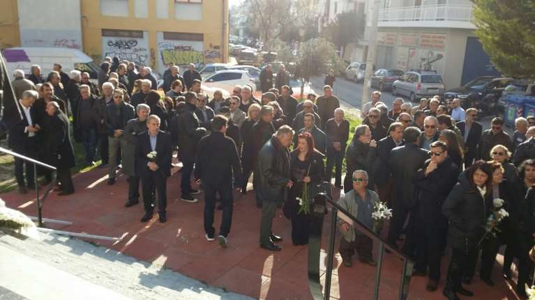 Σε κλίμα συγκίνησης το «τελευταίο αντίο» στον Νίκο Τσίτσα