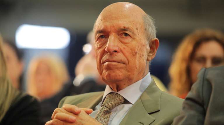 Σημίτης για Σκοπιανό: Το εθνικό συμφέρον επιτάσσει λύση