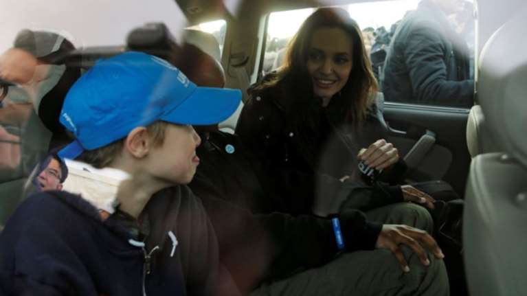 Η Ατζελίνα Τζολί στο αρχηγείο του ΝΑΤΟ-Συνάντηση με τον Γενς Στόλτενμπεργκ