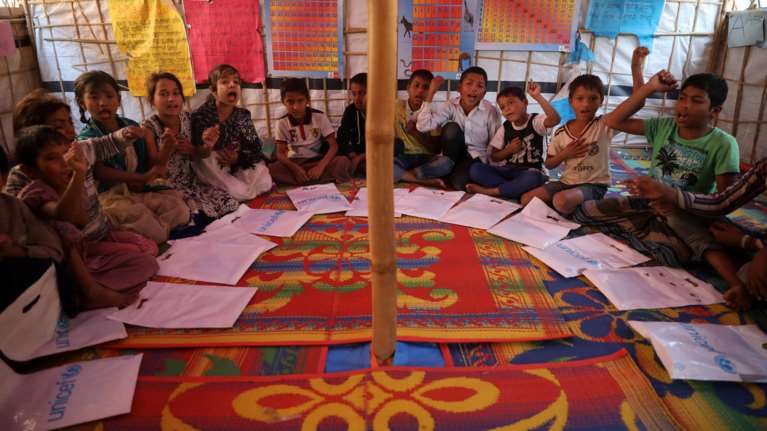 UNICEF: Αναλφάβητοι 3 στους 10 νέους σε χώρες με συγκρούσεις