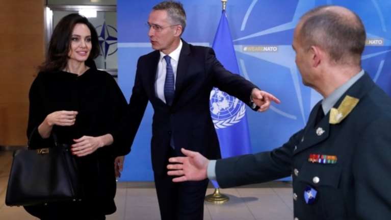 Οργισμένη στο ΝΑΤΟ η Ατζελίνα Τζολί-Στρατιωτικό και πολιτικό όπλο ο βιασμός