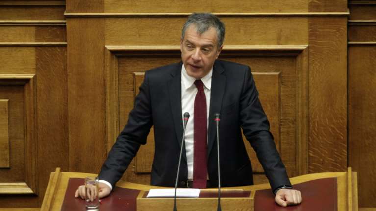 Θεοδωράκης για ΠΓΔΜ: Σύνθετη ονομασία με συγκεκριμένες δεσμεύσεις