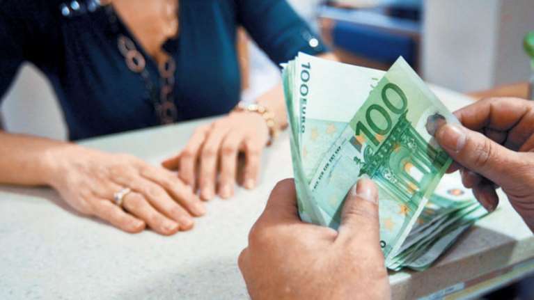 Μειώθηκαν τα κρατικά φέσια στον ιδιωτικό τομέα τον Δεκέμβριο