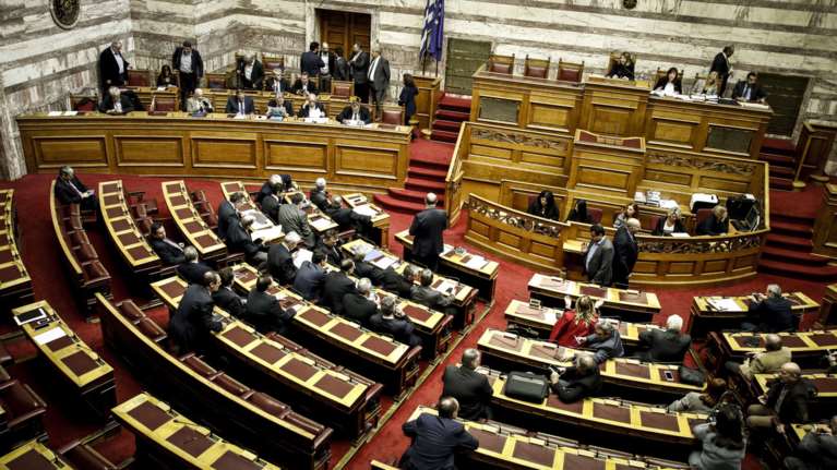 Υπόθεση Novartis: Στη βουλή η δικογραφία, σύσκεψη στο Μαξίμου