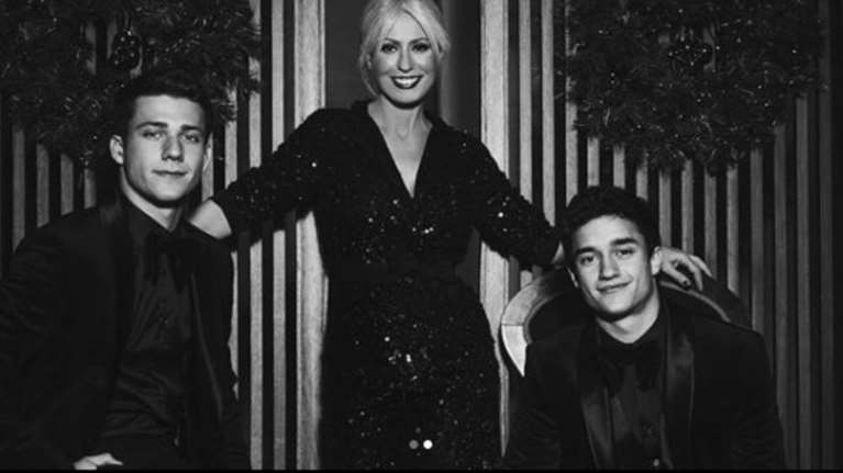 Οι γιοι της Μπακοδήμου την αποχαιρέτησαν στο αεροδρόμιο - πού πηγαίνει