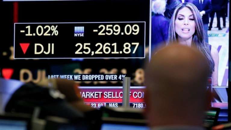 Oι τυχεροί και οι μεγάλοι χαμένοι από τη «βουτιά» του Dow Jones