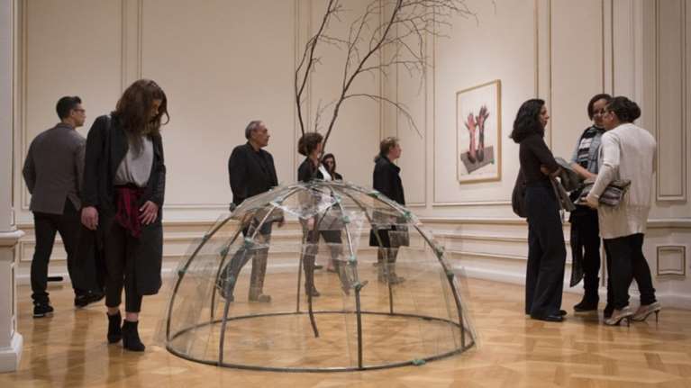 Χορηγίες, υποτροφίες και ανταλλαγές επιμελητών από το ΝΕΟΝ