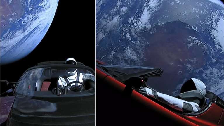 Το Tesla του Έλον Μασκ βολτάρει στο διάστημα - εξωπραγματικές εικόνες