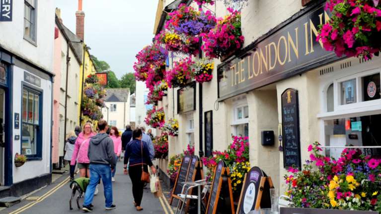 Βρετανία: Κρατούσαν ως δούλους 200 μετανάστες σε ανθοκομείο
