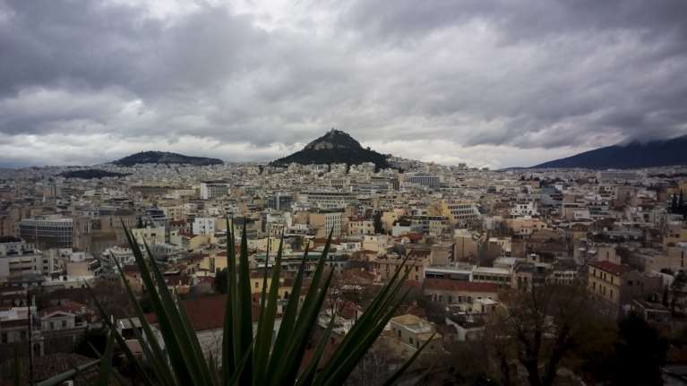 Καιρός: Συννεφιά σ' όλη τη χώρα με τοπικές βροχές