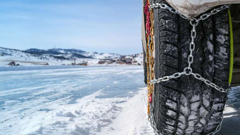 Με αλυσίδες στα ορεινά της δυτικής Μακεδονίας λόγω κακοκαιρίας