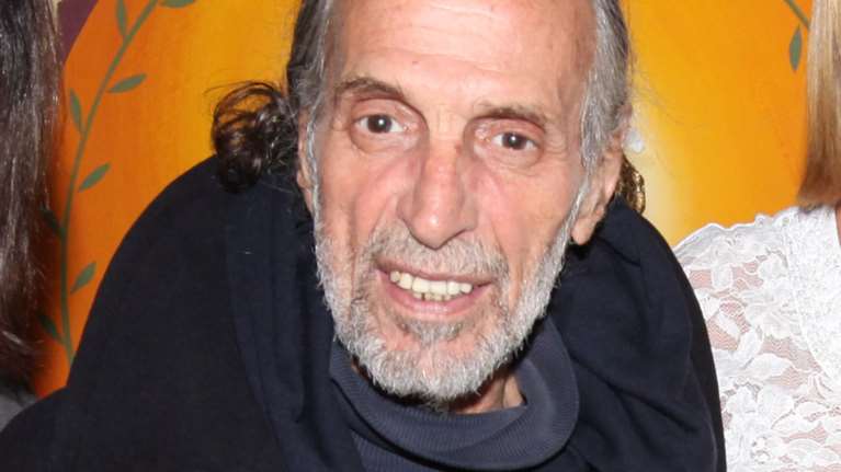 Έφυγε από τη ζωή ο σχεδιαστής μόδας Δημήτρης Παρθένης