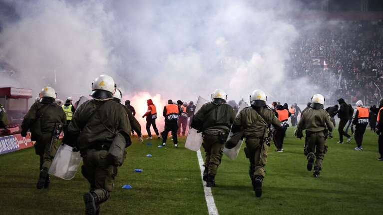 Ολυμπιακός: Ποινή αφαίρεσης 3 βαθμών για τα επεισόδια στον αγώνα με την ΑΕΚ