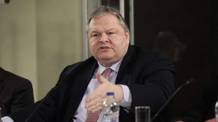 Το μεγαλύτερο θεσμικό σκάνδαλο από συστάσεως ελληνικού κράτους