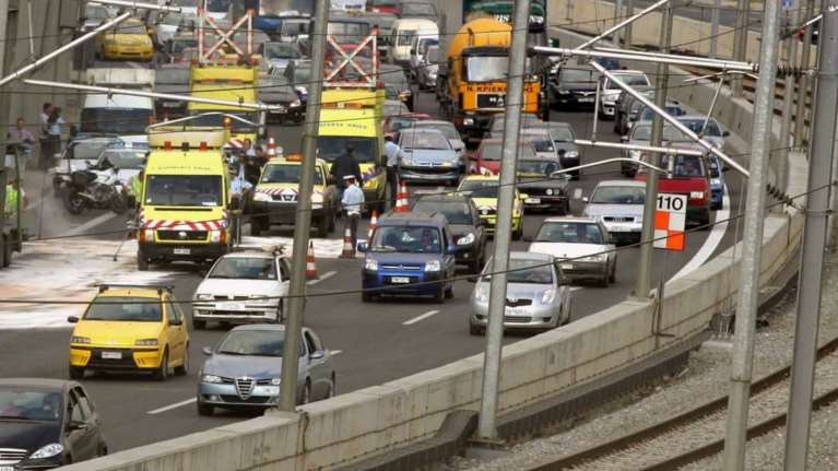 Καραμπόλα επτά οχημάτων στην Αττική Οδό - Ένας ελαφρά τραυματίας