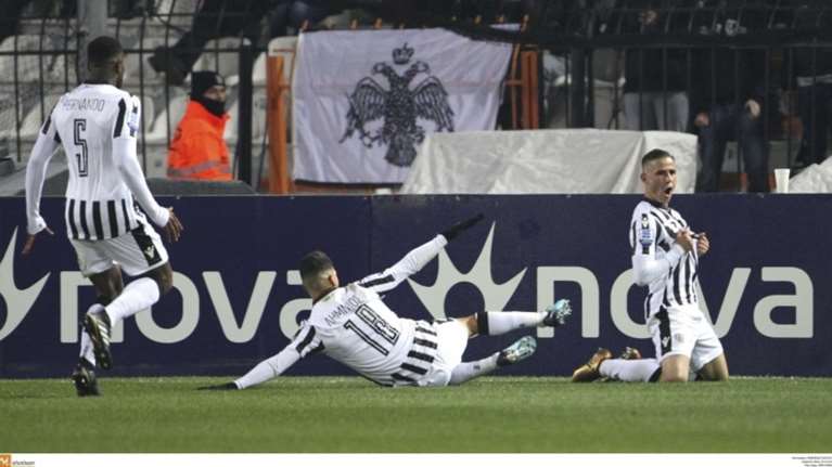 Έκλαψε μαζί με τον γιο του για το γκολ που πέτυχε ο Βαρέλα