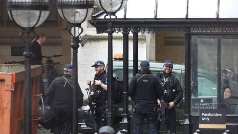 Συναγερμός στη βρετανική Βουλή για «ύποπτο» πακέτο