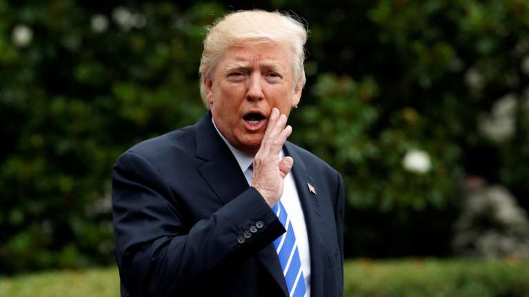 Ο προσωπικός δικηγόρος του Τραμπ έδωσε σε πορνοστάρ 130.000 δολάρια