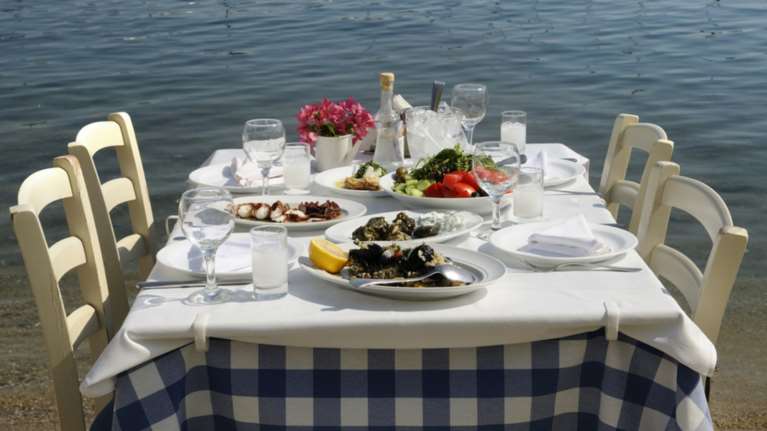 Πόσο θα πληρώσουμε φέτος το τραπέζι της Καθαράς Δευτέρας