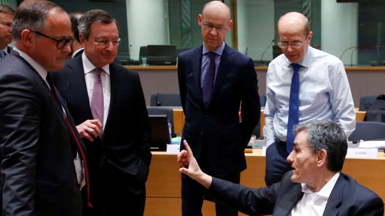 Εurogroup:Κόντρα Τσακαλώτου-Ντράγκι για τους e-πλειστηριασμούς