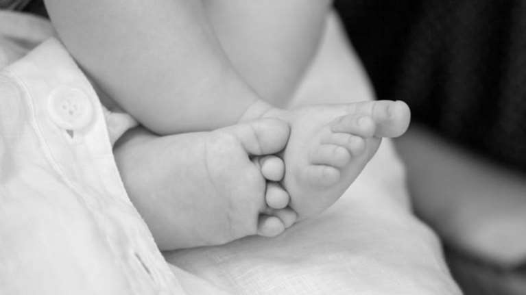 Βρέφος επανήλθε λίγο πριν τη μεταφορά του στο νεκροτομείο