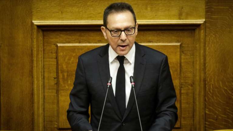 Στουρνάρας: Αισχρές συκοφαντίες σε βάρος μου &amp; της συζύγου μου
