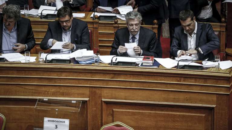 Βουλή: Oλοκληρώθηκε η ψηφοφορία - Σε εξέλιξη η καταμέτρηση