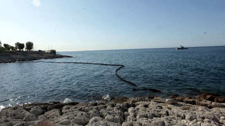 5 + 3 εκατομμύρια πρόστιμο για τα λύματα στην θάλασσα της Ελευσίνας