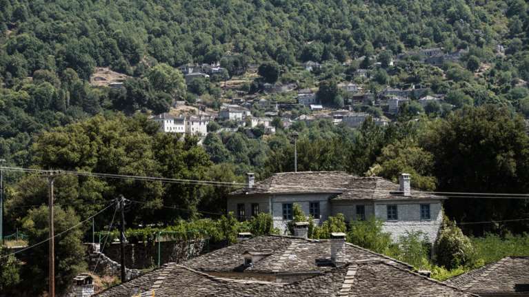 Ένα ρεπορτάζ από την Ήπειρο: «Ελληνικές κατσίκες, Αλβανοί βοσκοί»