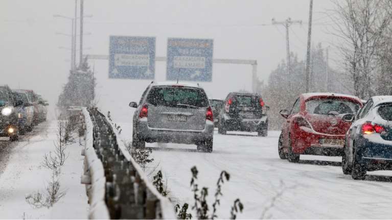 Σφοδρό κύμα κακοκαιρίας πλήττει βόρεια και κεντρική Ελλάδα