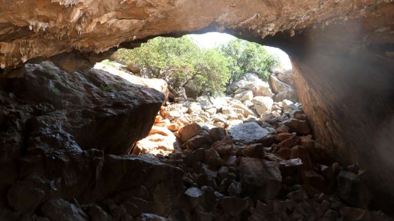 Γερμανοί τουρίστες διανυκτέρευσαν σε σπηλιά λόγω... κακοκαιρίας!
