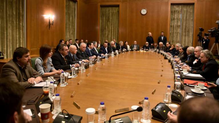 Αντίστροφη μέτρηση για τον ανασχηματισμό - νέα πρόσωπα και καραμπόλες