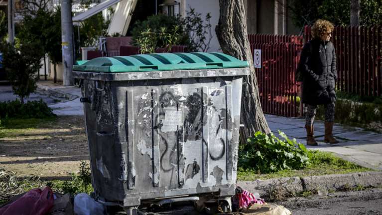 Φρικτές αποκαλύψεις για το βρέφος που βρέθηκε νεκρό σε κάδο στην Πετρούπολη