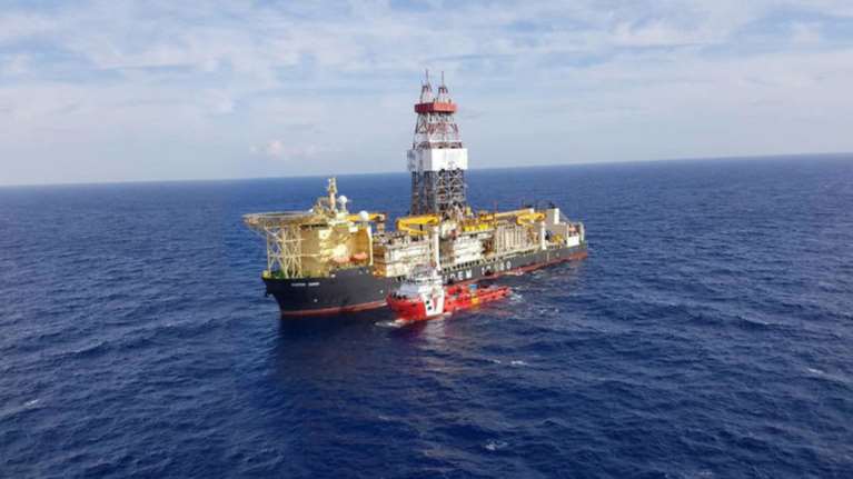 Φεύγει το γεωτρύπανο, έρχονται δύο σκάφη με ρομπότ για έρευνες