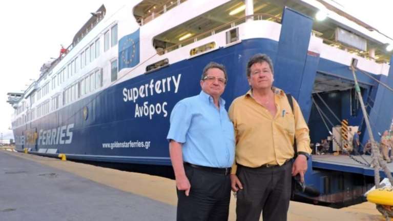 Εφοπλιστής κάνει απεργία πείνας έξω από το υπουργείο Ναυτιλίας