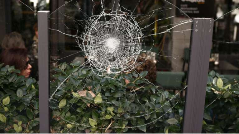 Από τους μαγαζάτορες έμαθε η ΕΛΑΣ για τις επιθέσεις στην Ερμού [Εικόνες]