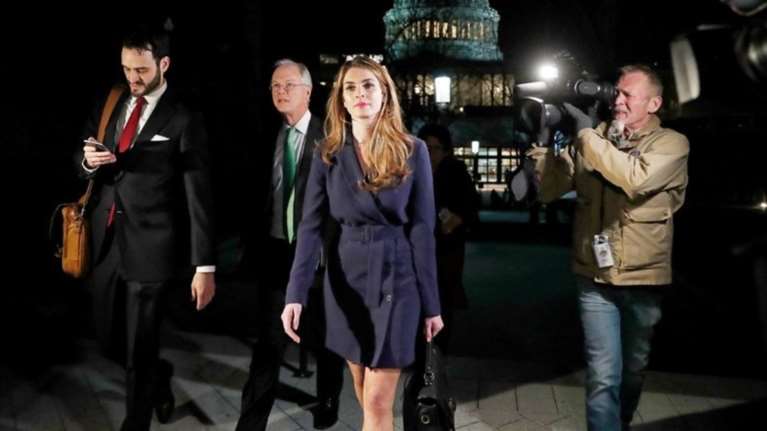 Παραιτήθηκε η διευθύντρια επικοινωνιών του Λευκού Οίκου Χόουπ Χικς