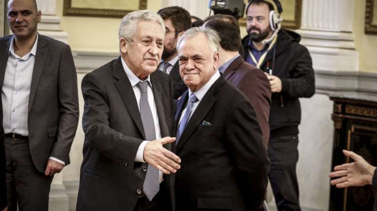 Oρκωμοσία εξπρές για τους έξι νέους υπουργούς στο Προεδρικό