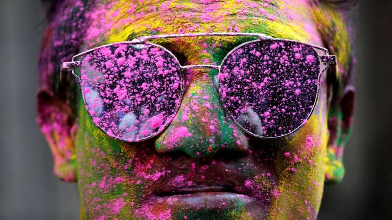 Φεστιβάλ Holi:Oι Ινδοί υποδέχονται την άνοιξη