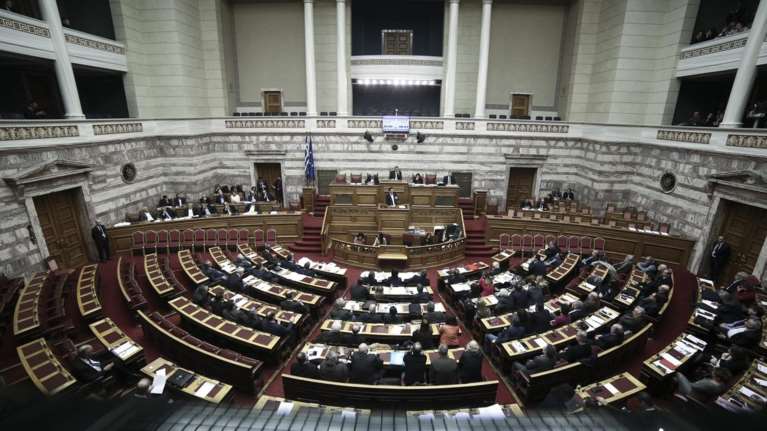 Τη Δευτέρα η αυλαία για την προανακριτική για τη Novartis