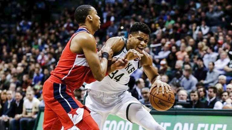 Τέταρτη σερί ήττα για τους Μπακς, καλή εμφάνιση Αντετοκούνμπο