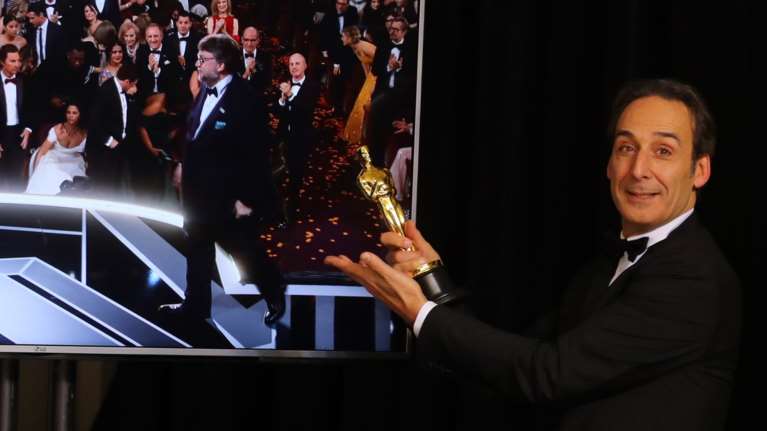 Ο Αλεξάντερ Ντεσπλά πήρε το Οσκαρ και μίλησε για την ελληνίδα μητέρα του