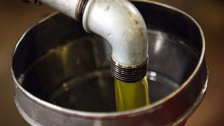 ΕΦΕΤ: Ως εξαιρετικά παρθένο ελαιόλαδο... σπορέλαιο με χρώμα