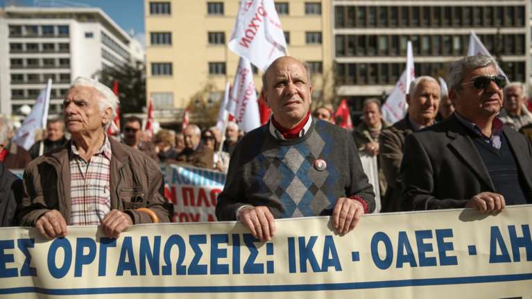 Συγκέντρωση και πορεία συνταξιούχων στο υπουργείο Εργασίας