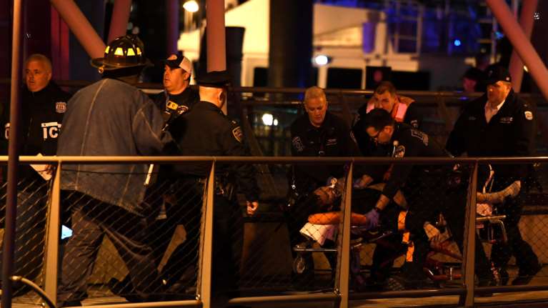 Η στιγμή της συντριβής ελικοπτέρου στο Ιστ Ρίβερ της Νέας Υόρκης