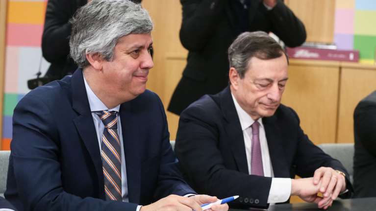 Διπλό μήνυμα Eurogroup για προαπαιτούμενα και χρέος